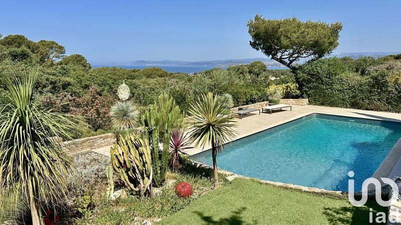 Maison - 247 m² - 7 pièces