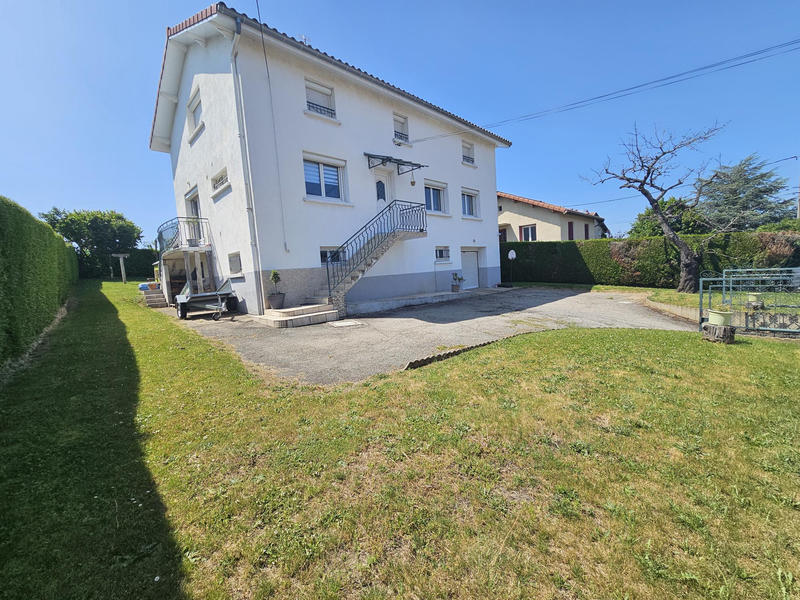 Maison - 183 m² - 10 pièces