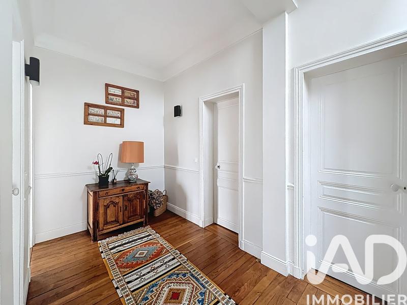 Maison - 233 m² - 8 pièces