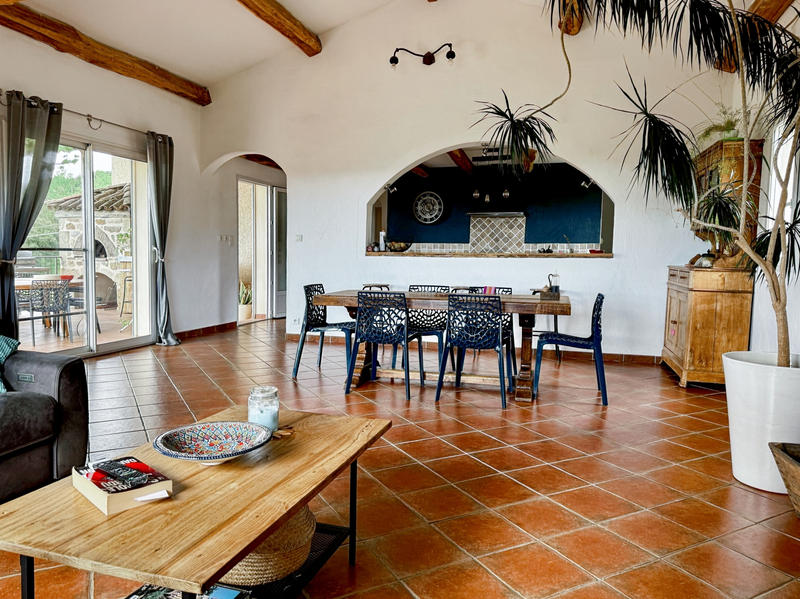 Maison - 208 m² - 6 pièces