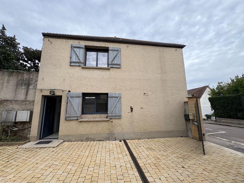 Maison de village - 160 m² - 7 pièces