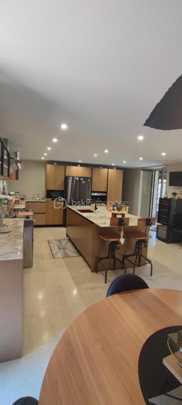 Maison en pierre - 180 m² - 7 pièces