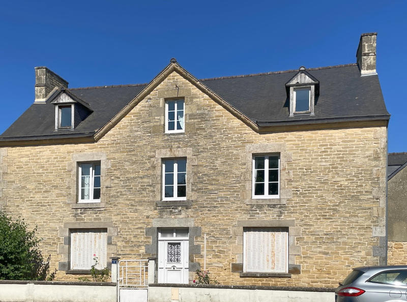 Maison - 218 m² - 12 pièces