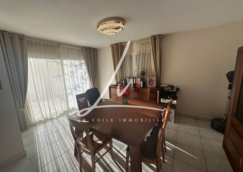 Maison contemporaine - 206 m² - 8 pièces