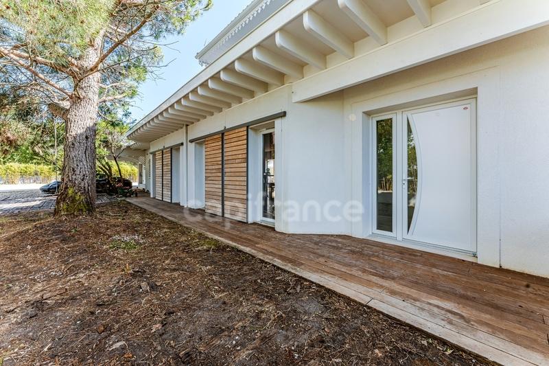 Maison d'architecte - 350 m² - 11 pièces