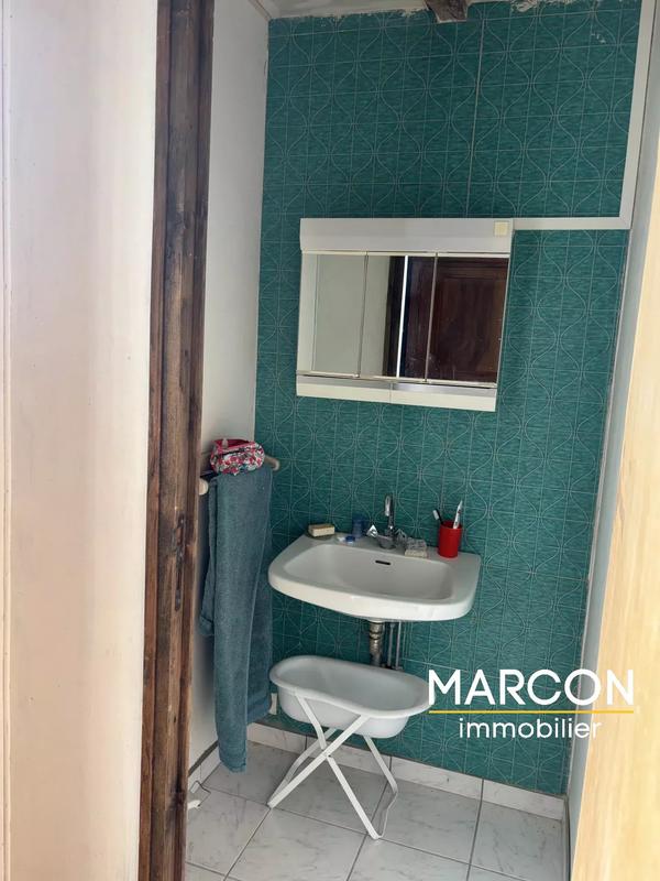 Propriété - 212 m² - 9 pièces