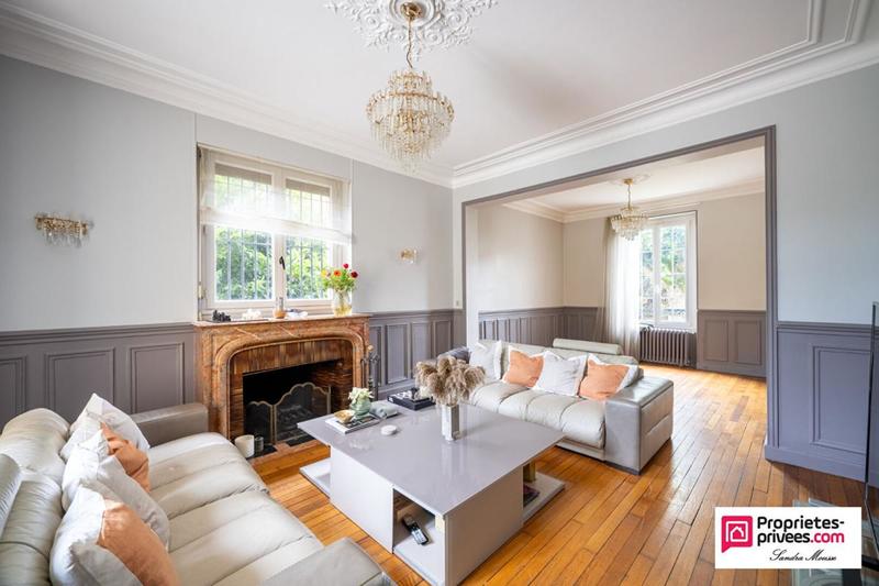 Maison - 236 m² - 7 pièces