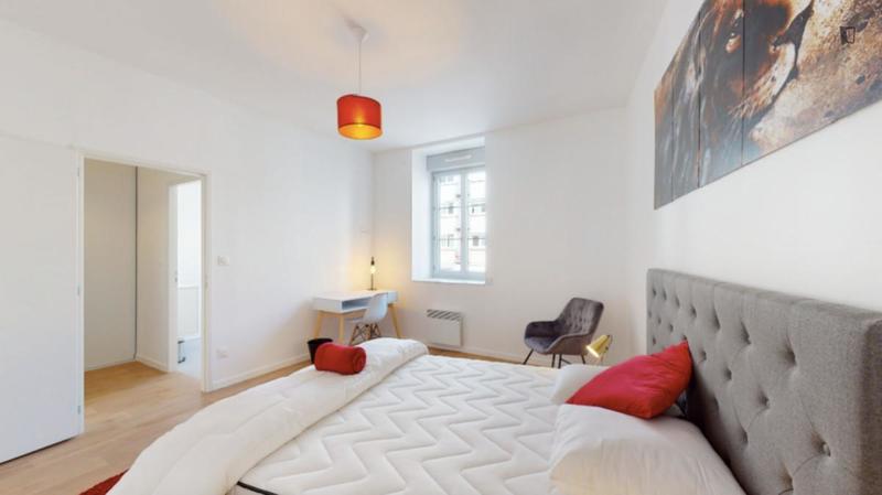 Chambre - 22 m² - 13 pièces