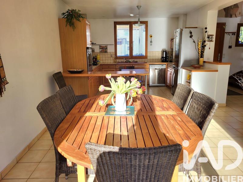 Maison - 180 m² - 8 pièces