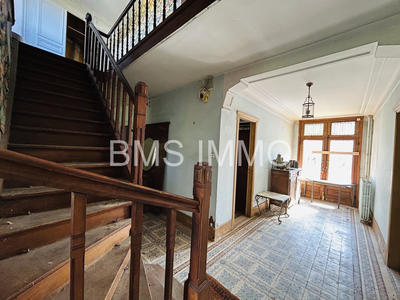 Maison - 320 m² - 7 pièces