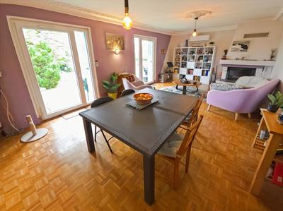 Maison - 210 m² - 9 pièces