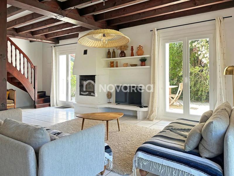 Maison - 312 m² - 9 pièces