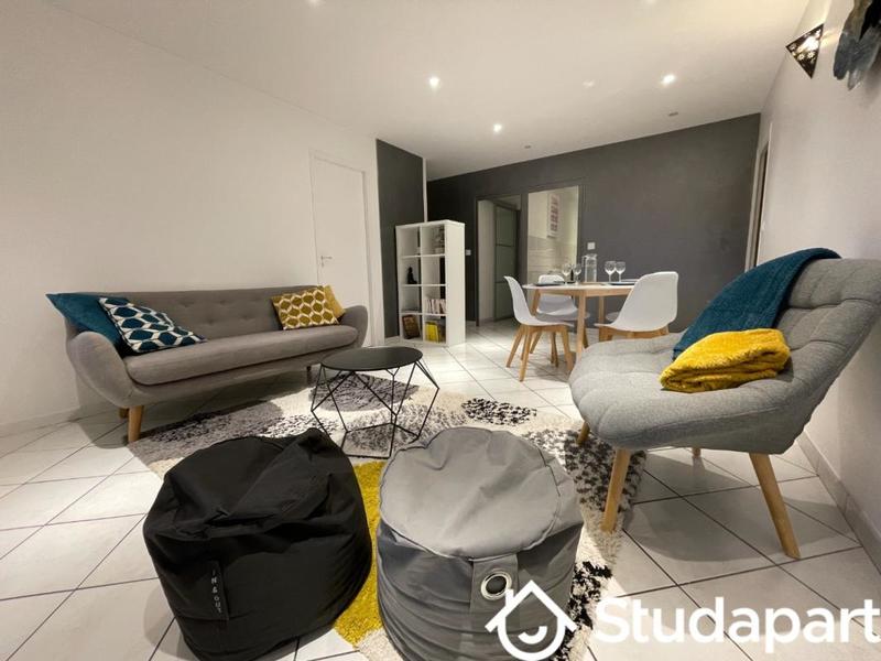 Chambre - 11 m² - 1 pièce