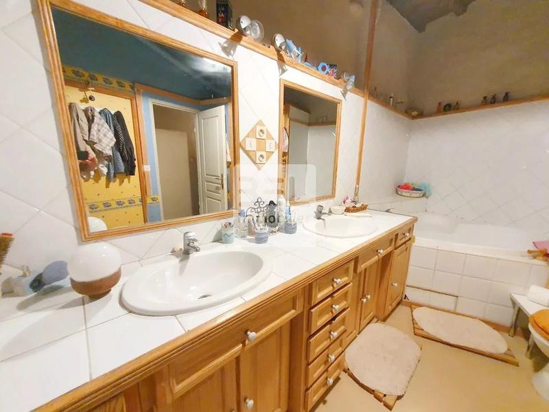 Maison de village - 242 m² - 10 pièces