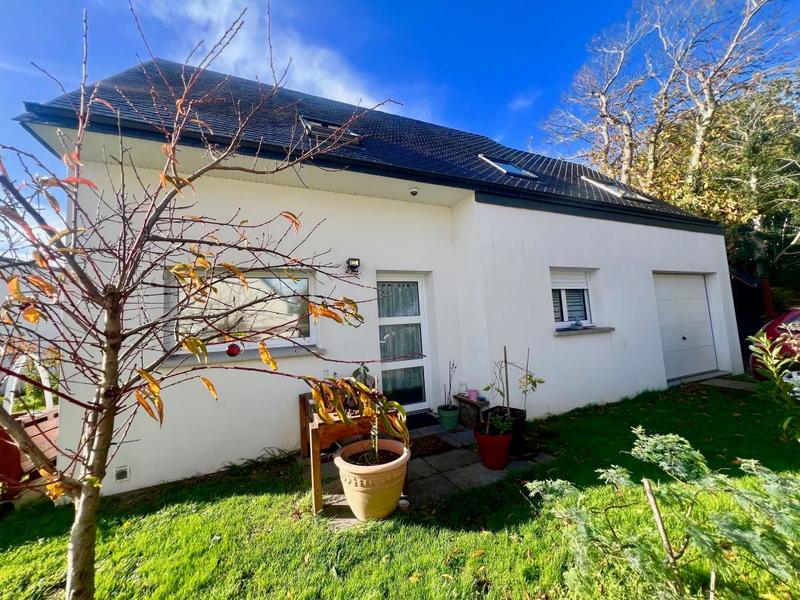 Maison - 92 m² - 5 pièces