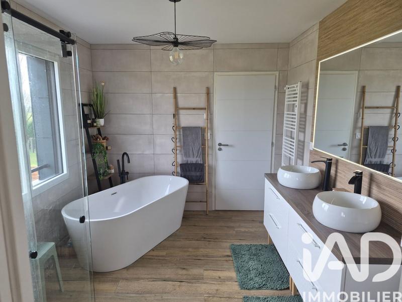 Maison de maîtres - 375 m² - 12 pièces