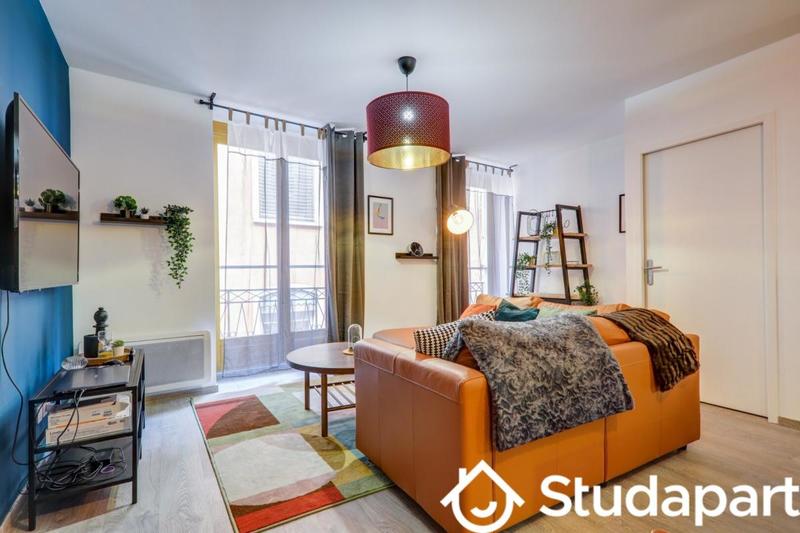 Chambre - 10 m² - 1 pièce