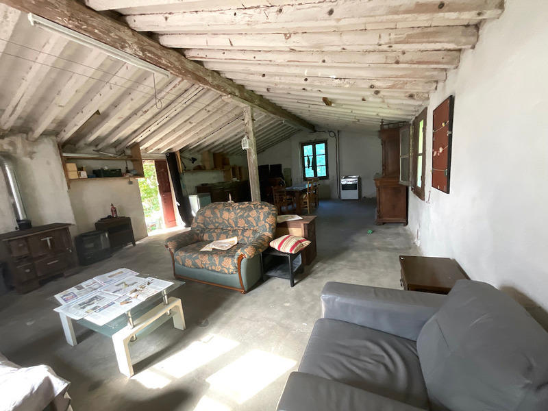 Propriété - 380 m² - 32 pièces