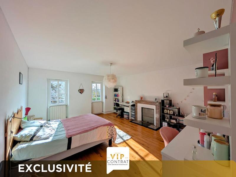 Maison - 264 m² - 9 pièces