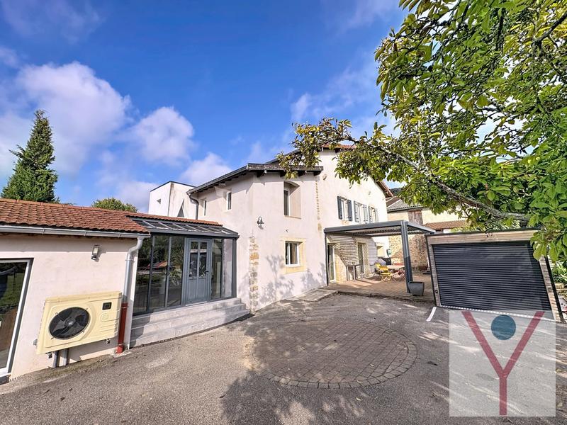 Maison - 316 m² - 8 pièces