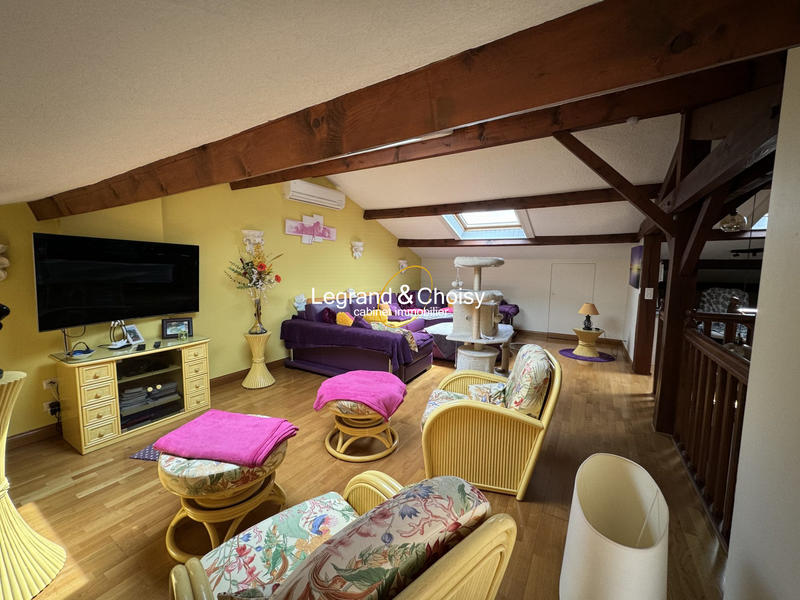 Maison - 340 m² - 8 pièces