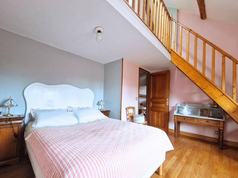 Maison - 193 m² - 9 pièces