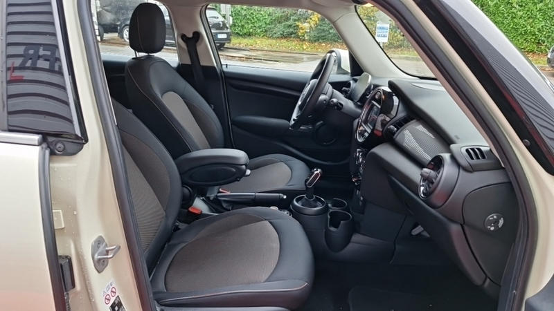 Mini 5 portes Hatch F55 Lci Cooper 136 Ch Bva7 Finition Business Design