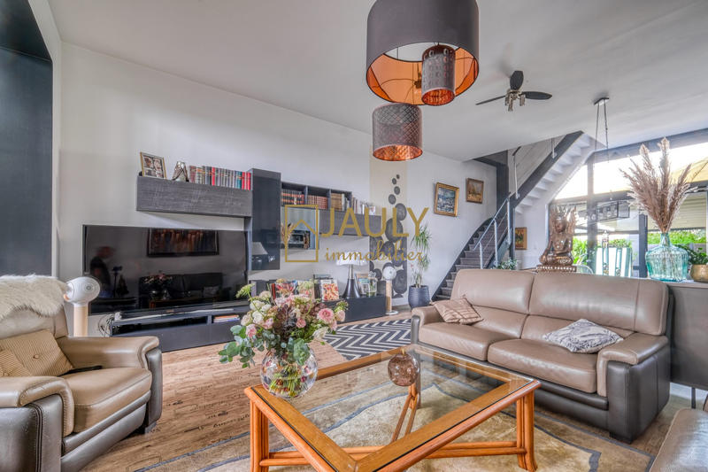 Maison contemporaine - 328 m² - 8 pièces