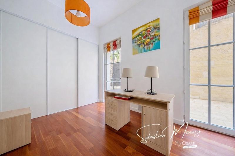 Appartement - 92 m² - 4 pièces