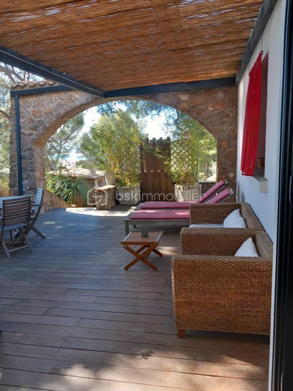 Propriété - 222 m² - 6 pièces