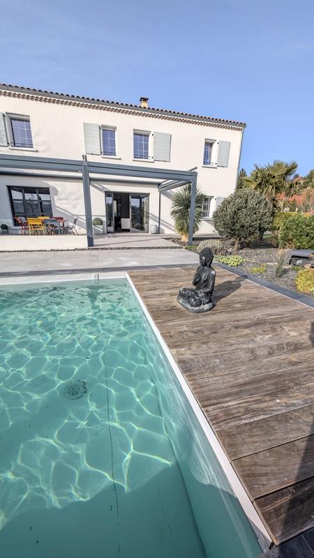 Villa - 209 m² - 6 pièces