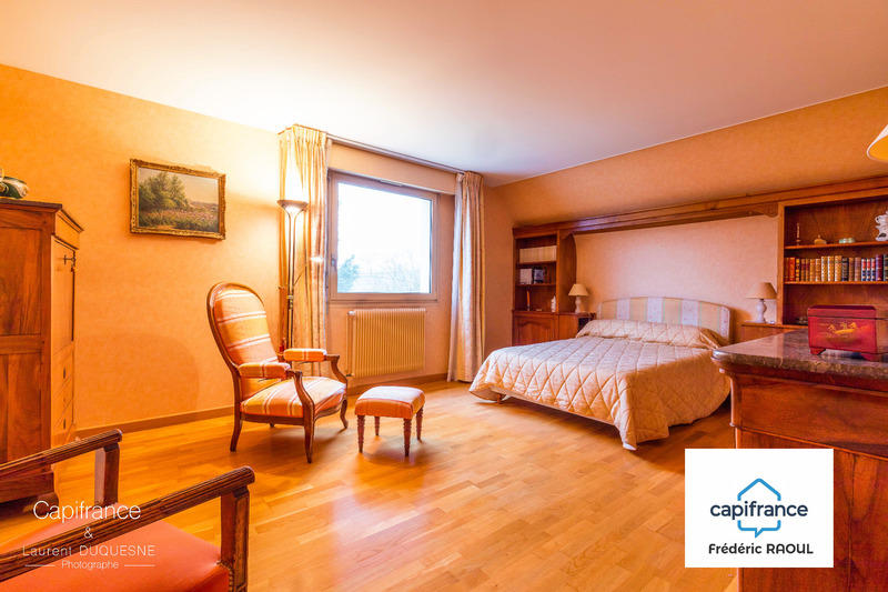 Maison - 215 m² - 7 pièces