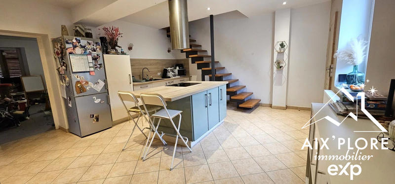 Maison - 210 m² - 7 pièces