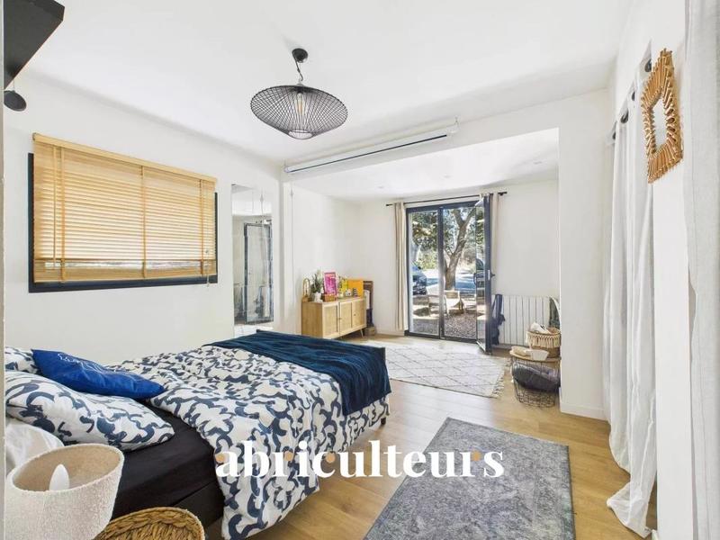 Propriété - 252 m² - 8 pièces