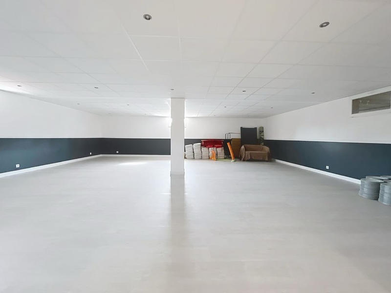 Maison - 230 m² - 10 pièces