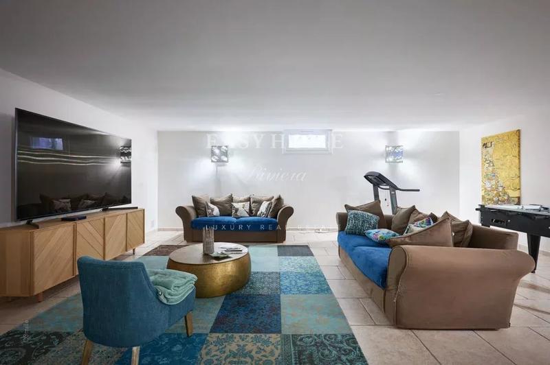 Villa - 380 m² - 10 pièces