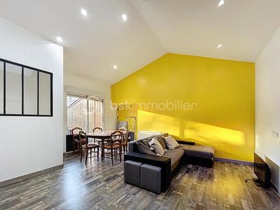 Maison - 215 m² - 8 pièces