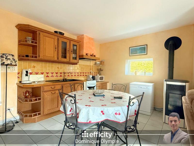 Maison - 340 m² - 16 pièces