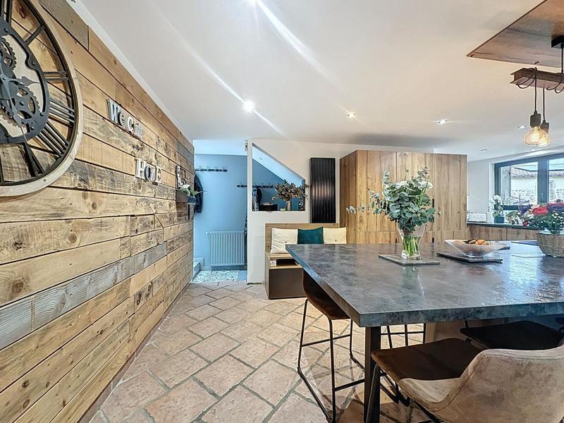 Maison - 210 m² - 5 pièces