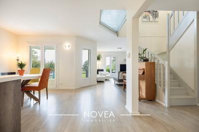 Maison - 135 m² - 6 pièces