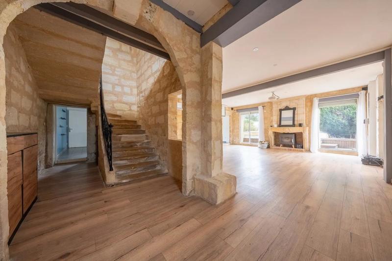 Maison - 200 m² - 6 pièces