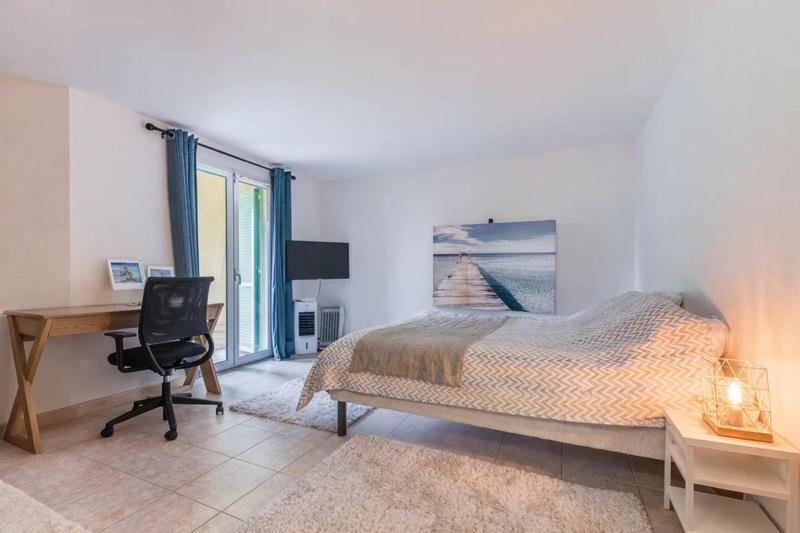 Villa - 100 m² - 3 pièces