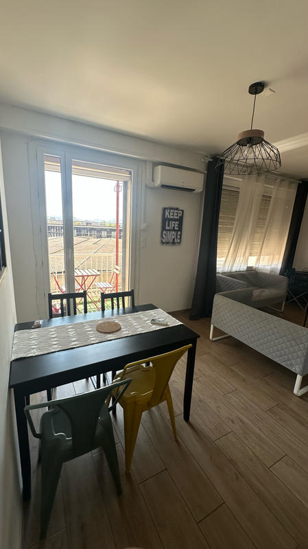 Appartement - 80 m² - 5 pièces