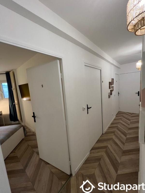 Chambre - 11 m² - 1 pièce