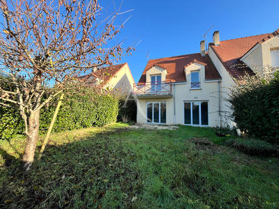 Maison - 104 m² - 4 pièces