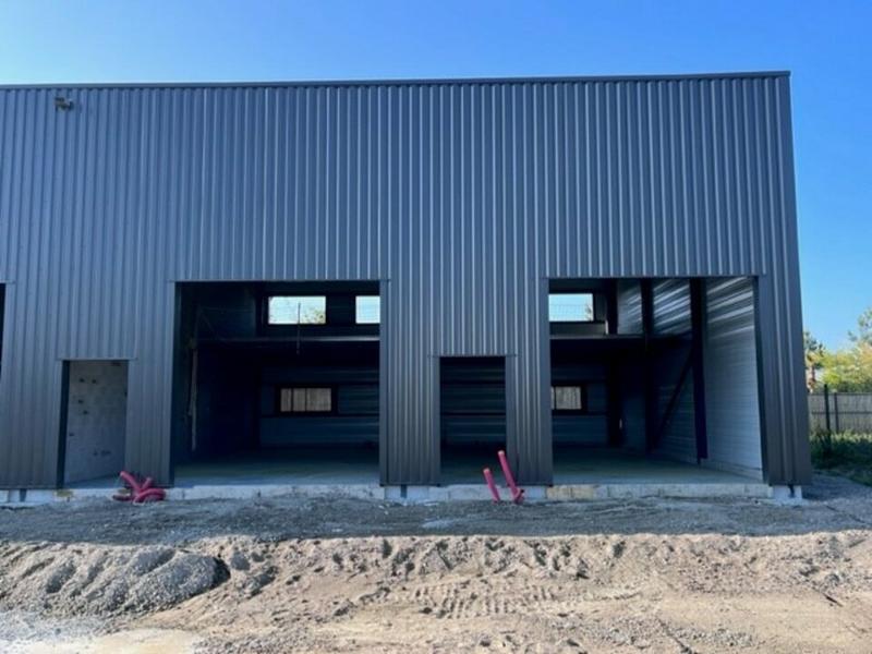 Local d'activité / Entrepôt - 140 m²