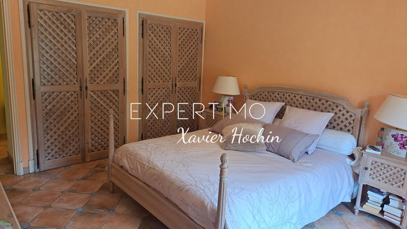 Maison - 277 m² - 7 pièces