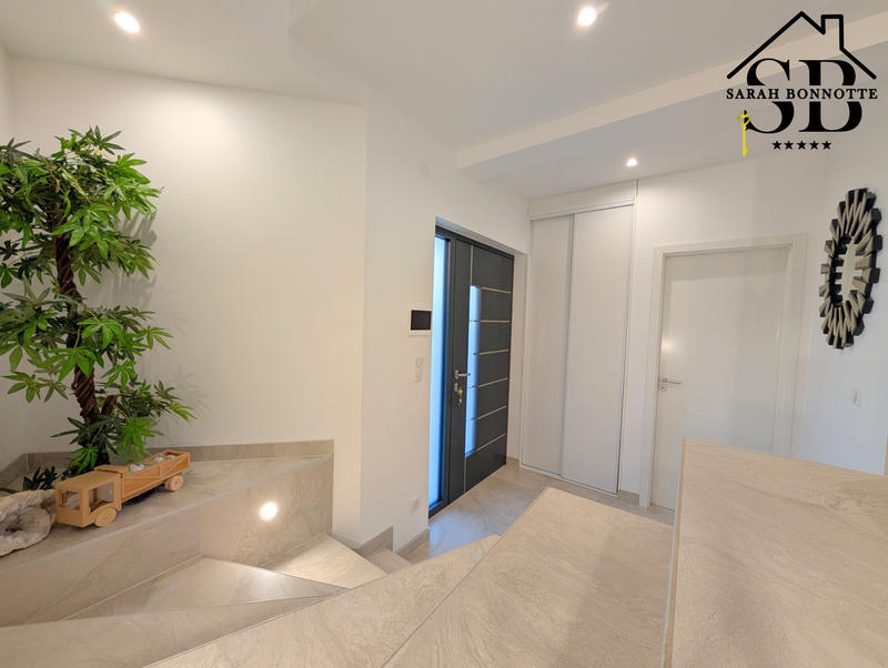 Maison - 145 m² - 5 pièces