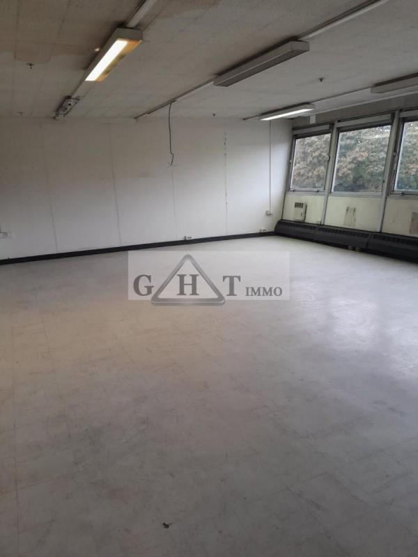 Entrepôt - 2 725 m²