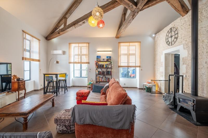 Maison en pierre - 207 m² - 7 pièces